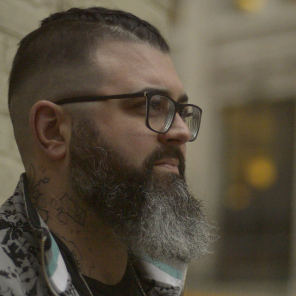 cko_dicarlo_menCut_after_videoStill